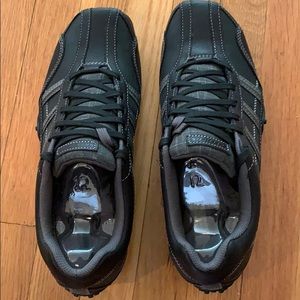 Skechers men’s leather sneakers - new / never worn